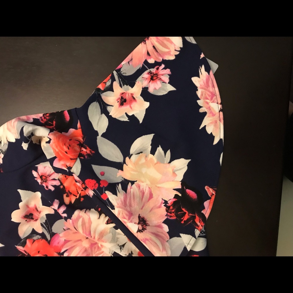 Dress - Picture 5 of 7